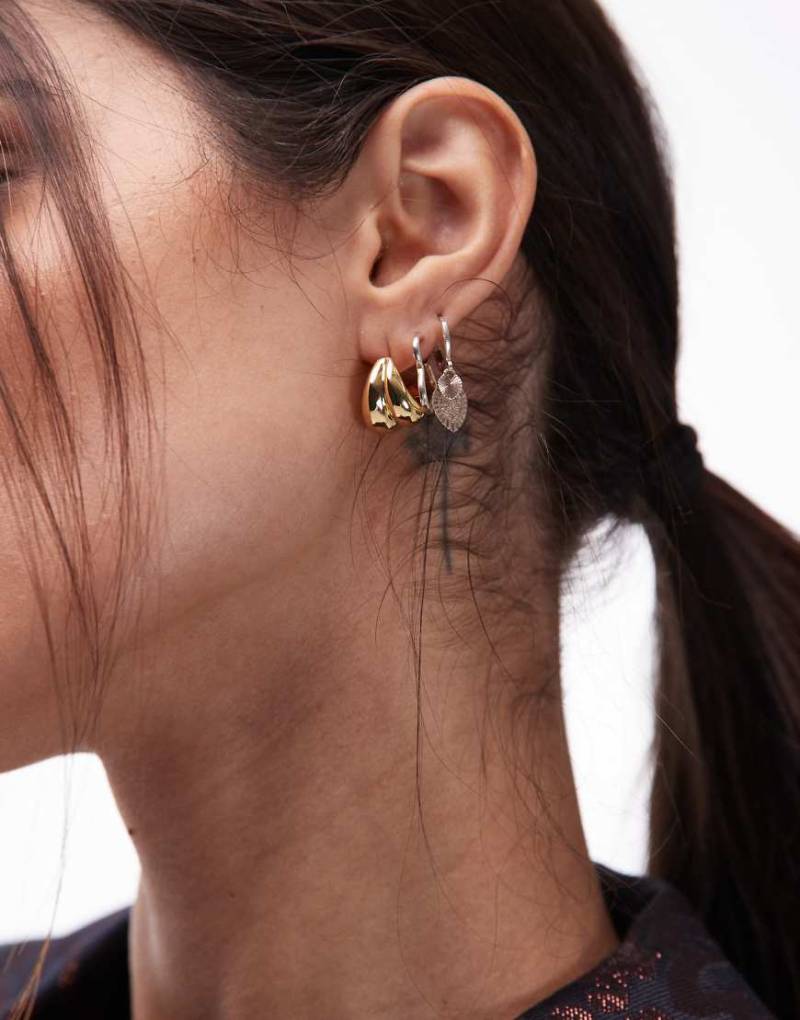 & Other Stories - Ohrstecker in Goldoptik mit doppeltem Creolen-Design-Goldfarben von Other Stories