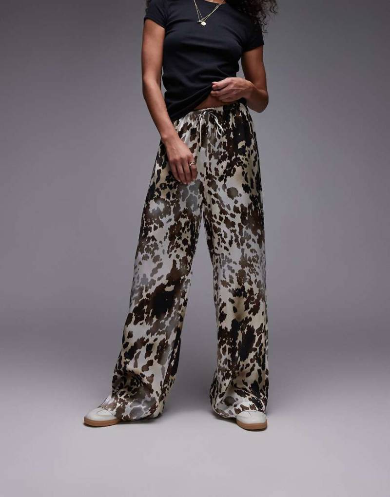 & Other Stories - Satin-Hose mit Animal-Print in Braun, elastischem Bund und weitem Bein von Other Stories