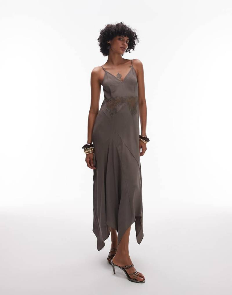 & Other Stories - Schlupfkleid in Hellbraun mit Spitzeneinsätzen und asymmetrischem Saum von Other Stories
