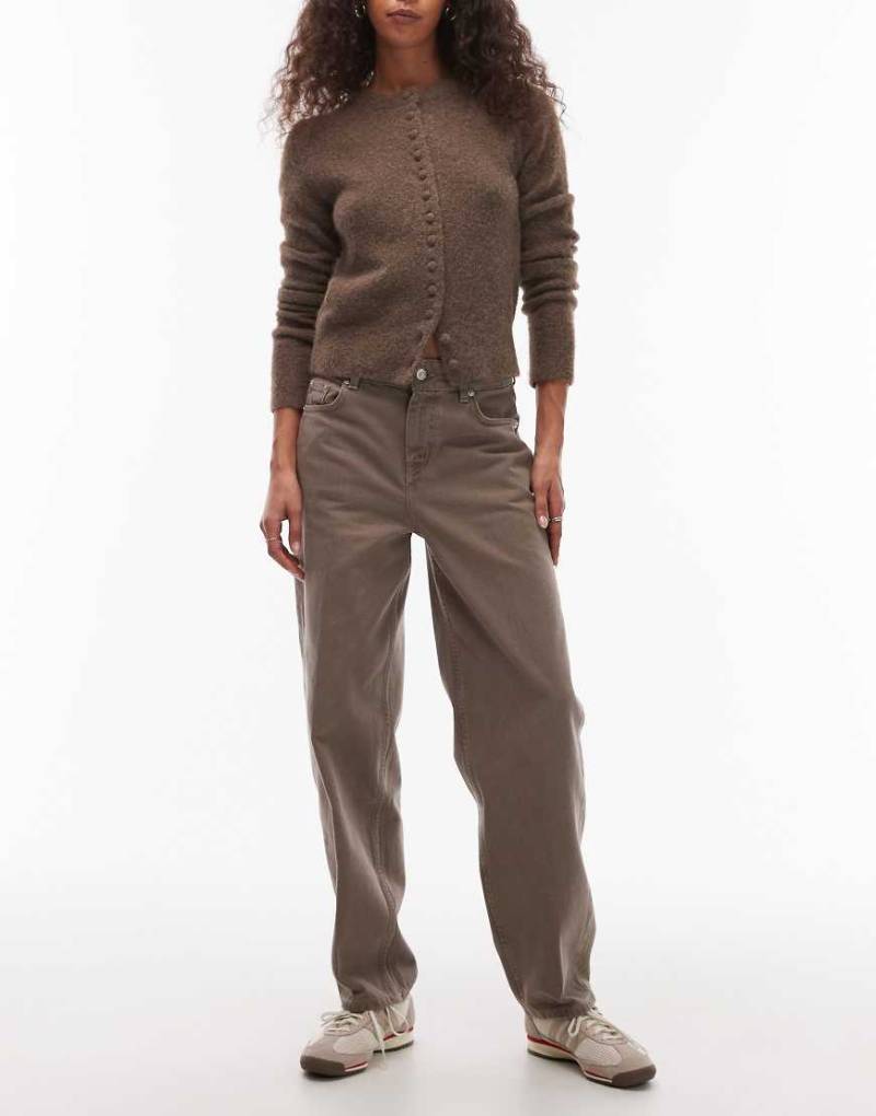 & Other Stories - Schmale Barrel-Jeans in verwaschenem Maulwurfbraun-Neutral von Other Stories