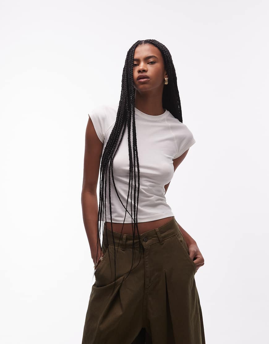 & Other Stories - Slim-Fit-Oberteil aus Jersey in Weiß mit Kappärmeln und Rundhalsausschnitt von Other Stories