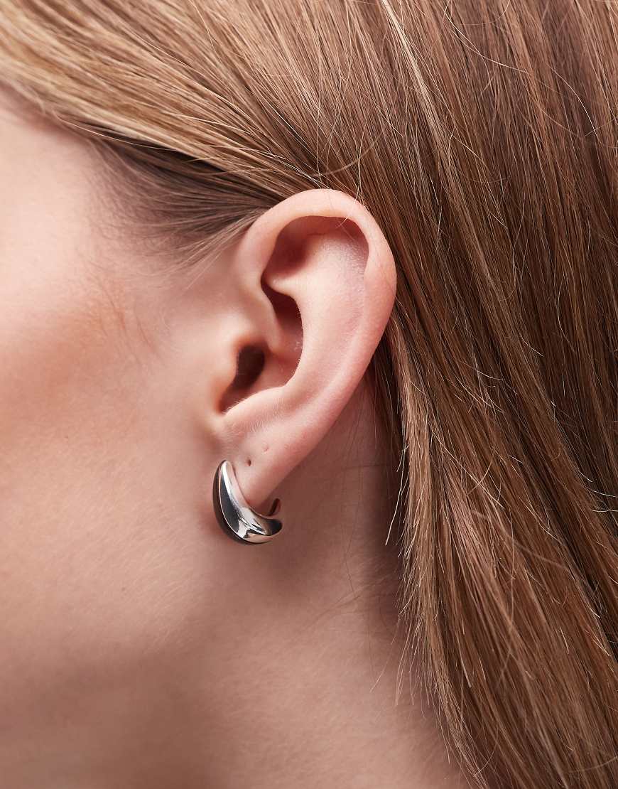 & Other Stories - Smaragdgrüne Ohrstecker in Goldoptik mit Tropfendesign-Bunt von Other Stories