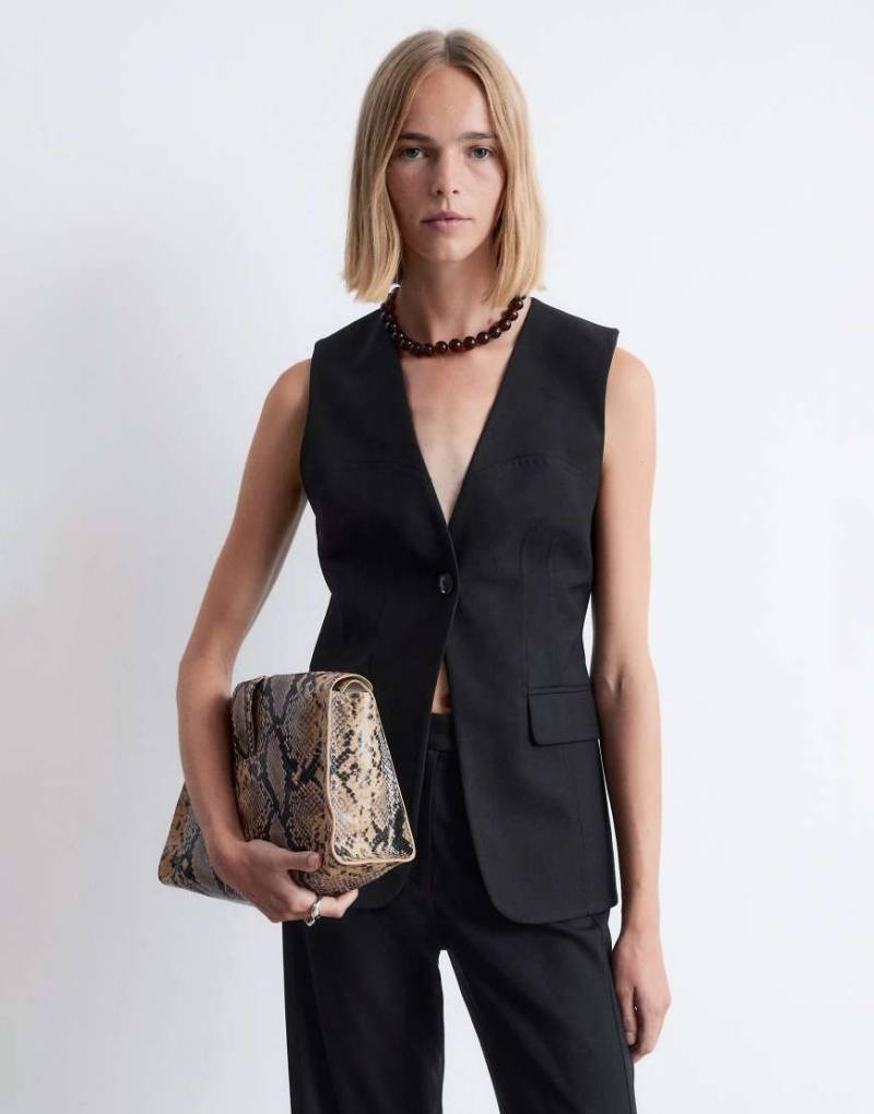 & Other Stories - Taillierte Weste in Schwarz mit tiefem V-Ausschnitt von Other Stories