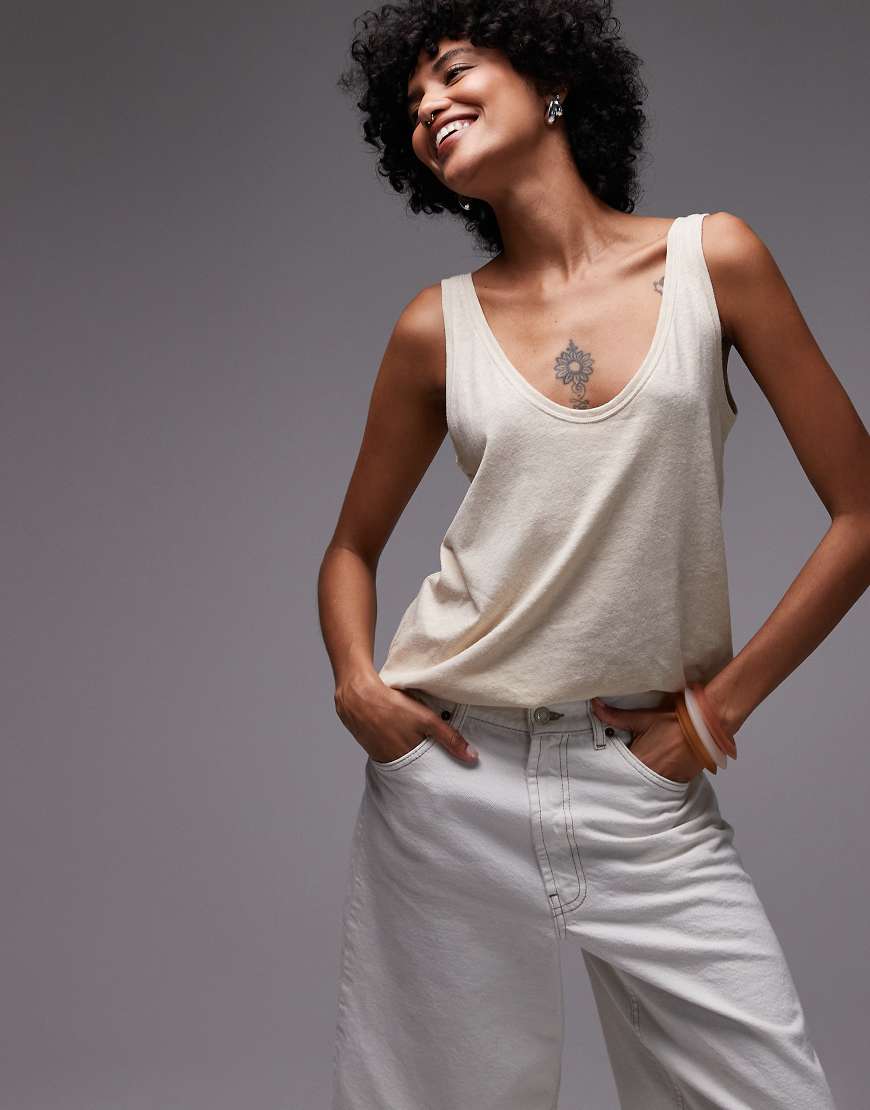 & Other Stories - Trägertop aus Leinenmix in Buttermilchgelb mit tiefem V-Rückenausschnitt von Other Stories