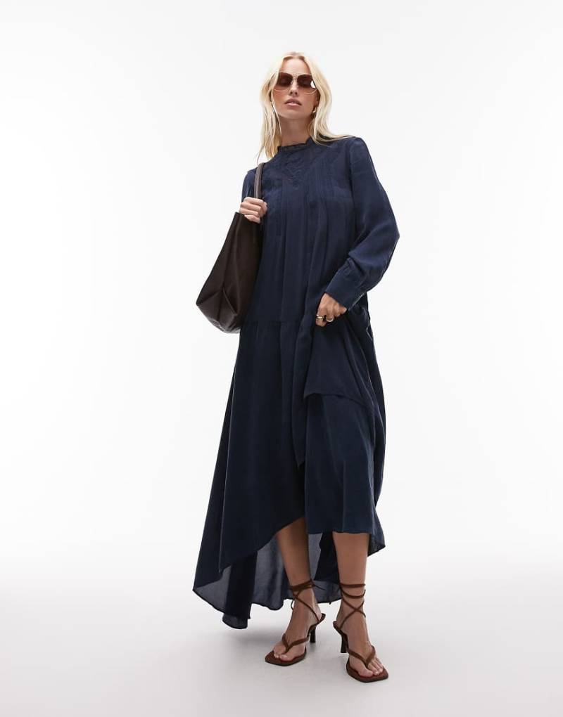 & Other Stories - Voluminöses Krepp-Maxikleid in Blau mit Spitzen-Detail und gestuften Rüschen von Other Stories