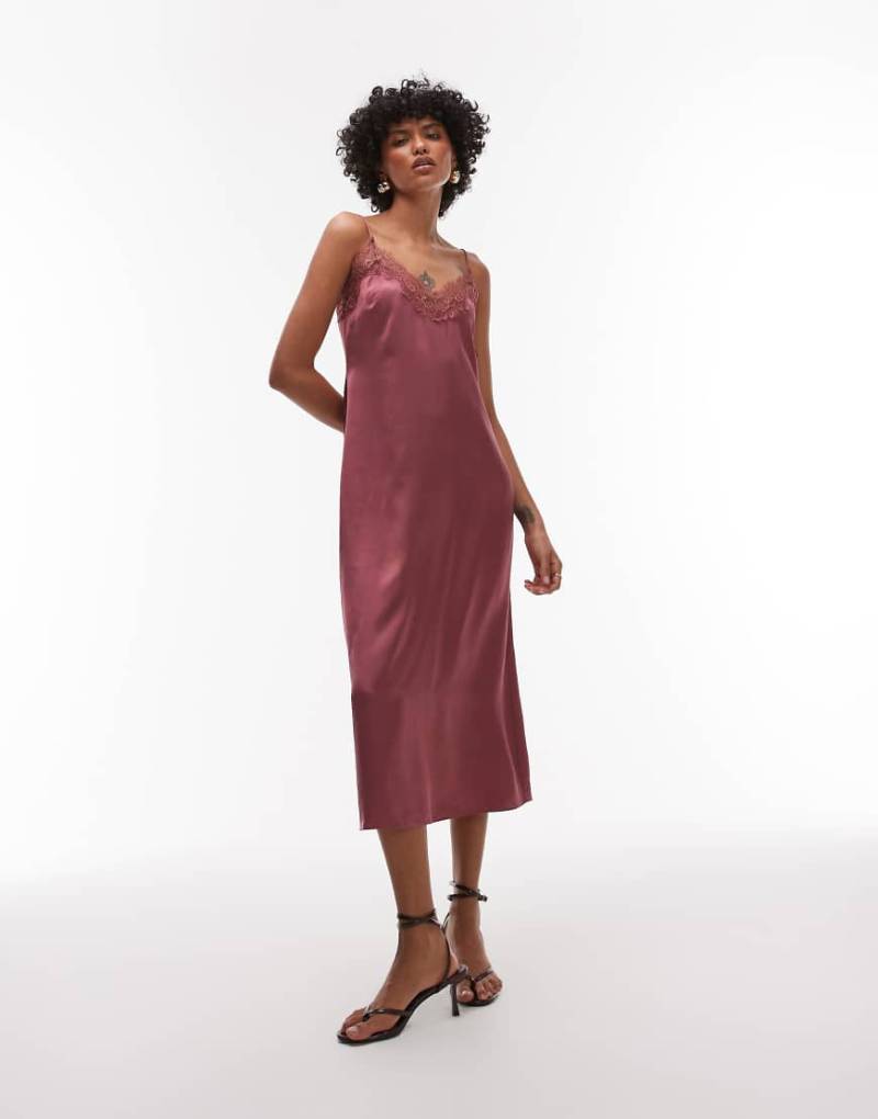 & Other Stories - Wadenlanges Trägerkleid aus Satin in Burgunderrosa mit kontrastierendem Spitzenbesatz-Rot von Other Stories