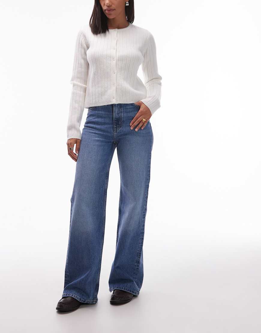 & Other Stories - Weit geschnittene Jeans in mittelblauer Waschung mit mittelhohem Bund & Other Stories - Weit geschnittene Jeans in mittelblauer Waschung mit mittelhohem Bund von Other Stories