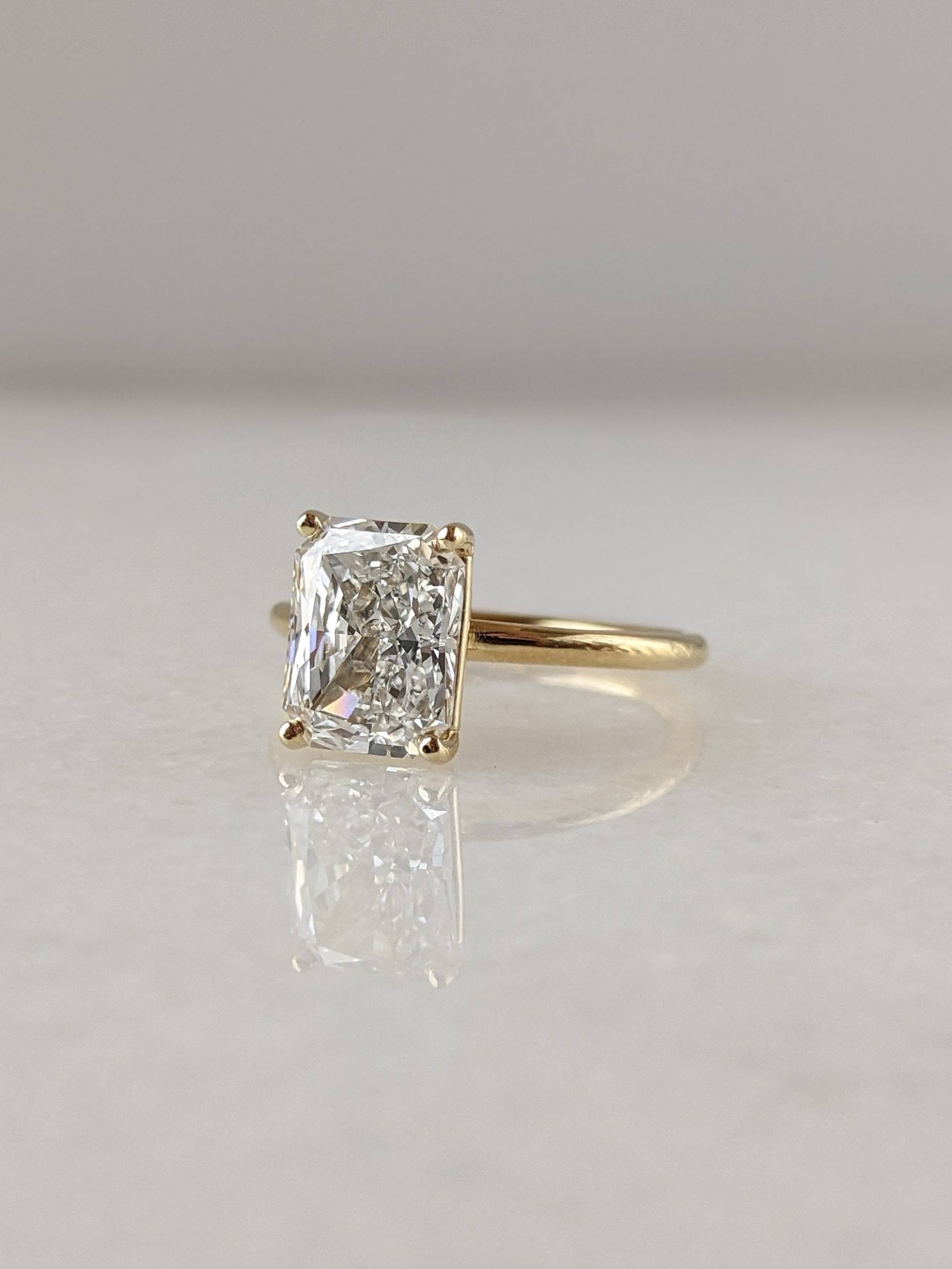 2.5 Karat Strahlender Diamant Verlobungsring, 14K Gelbgold Solitaire Ring von Othergems