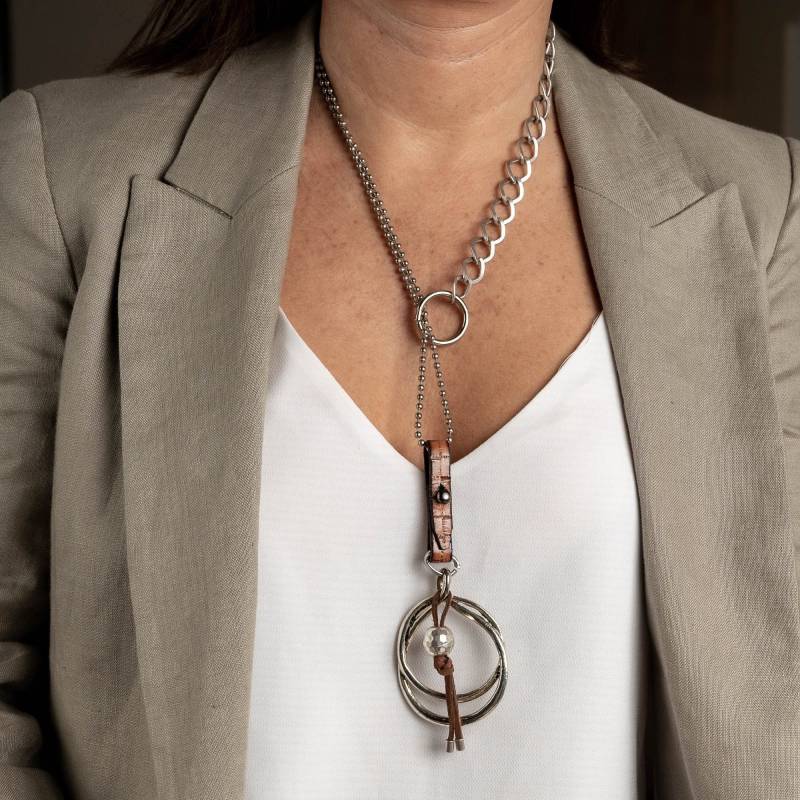 Original Design Lederkette Mit Ketten, Kräftige Naturleder Halskette, Statement Tolles Geschenk Für Frau von OtherwiseJewelry