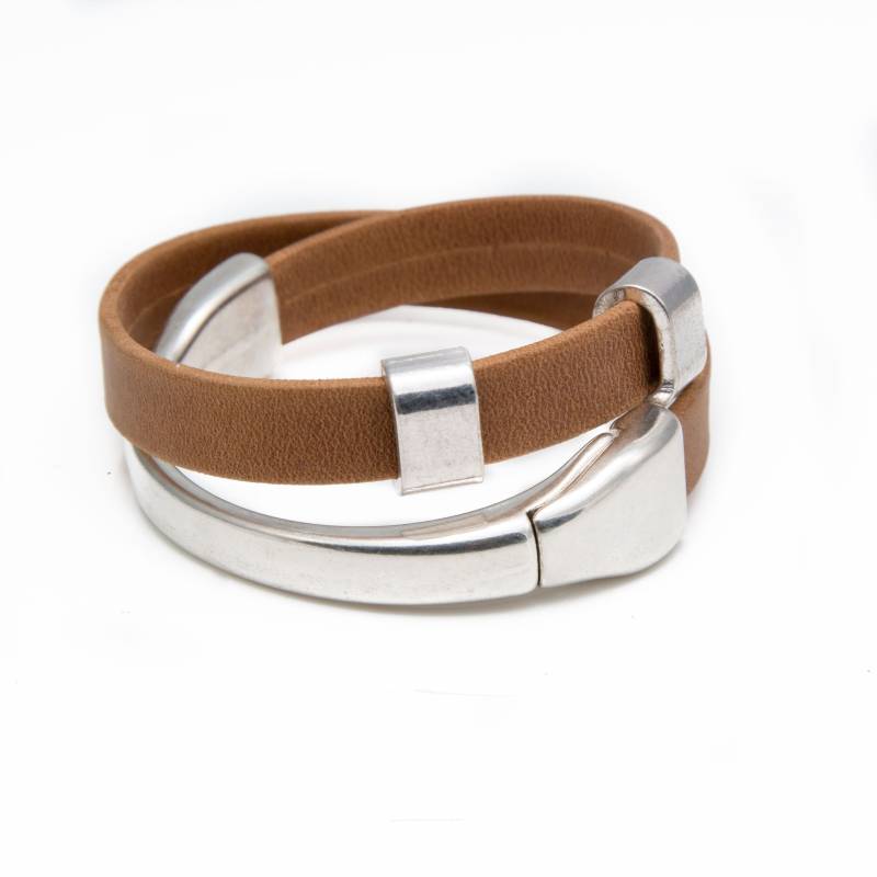 Weiches Lederarmband in Hellbraun Mit Magnetverschluss, Wickelarmband Aus Leder, Für Damen, Die Freundin, Den Herren, Magnetverschluss von OtherwiseJewelry