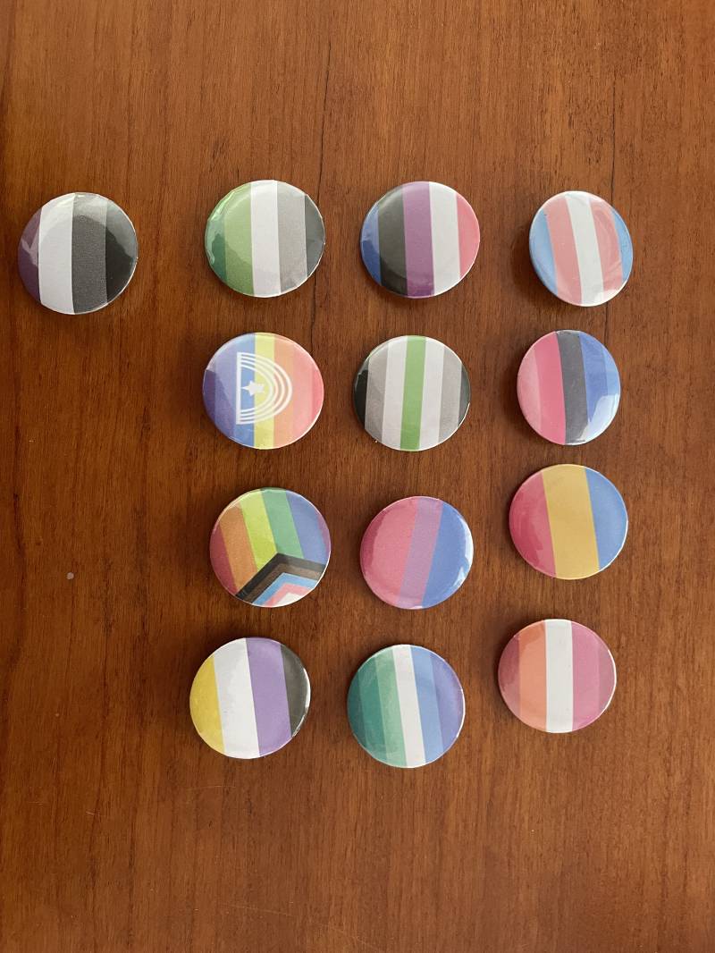 Lgbtqia+ Und Benutzerdefinierte Anstecker von Otherworldbadges
