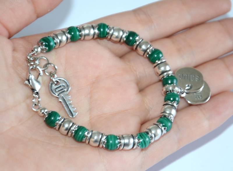 Hochwertiges Armband-Dickes Versilbertes Zamak Armband-Natürliche Malachit Perlen Armband-Schlüssel Charm Verstellbar Armband-Silber Grün Farbe von OtroAccesorio