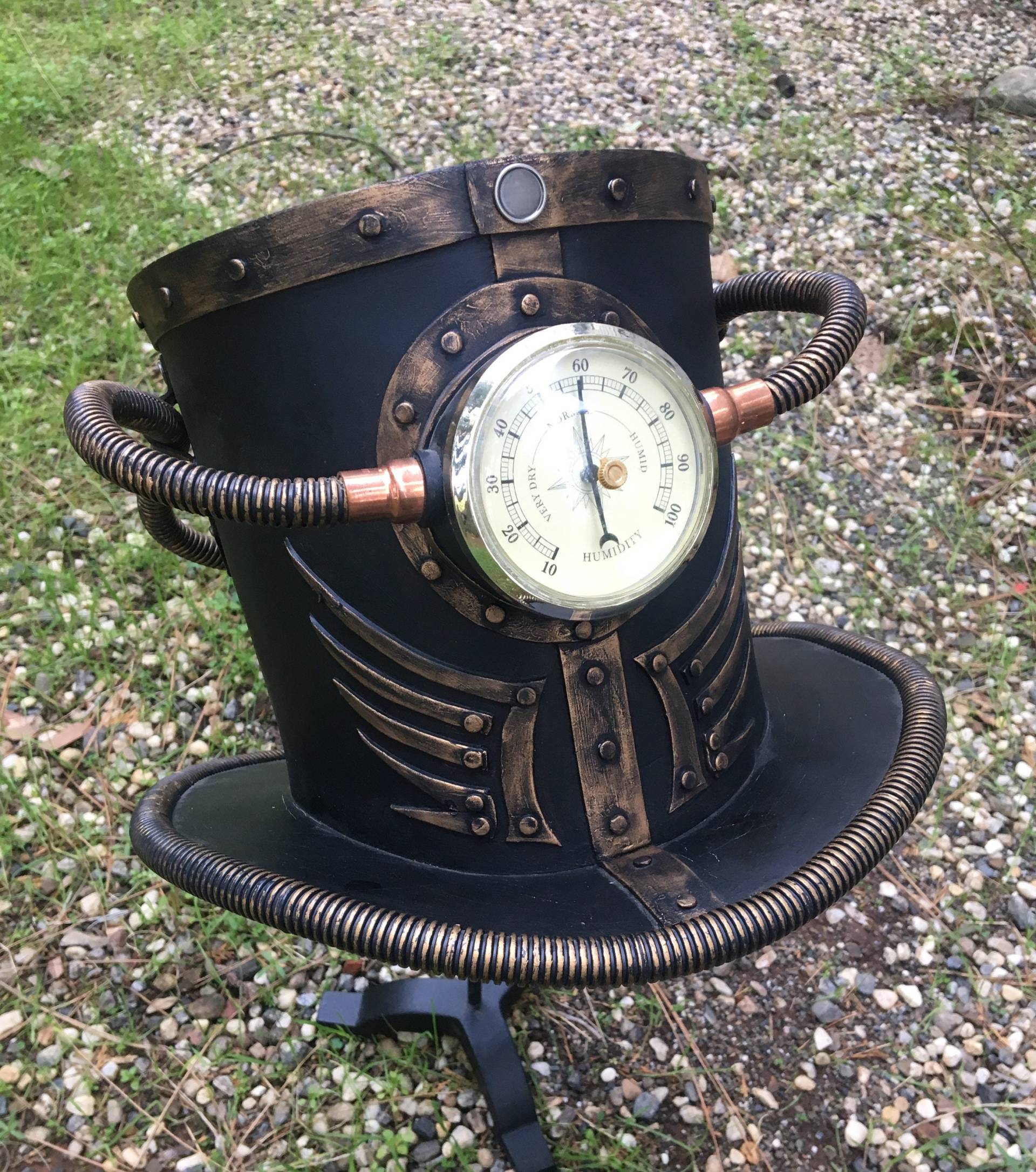 Der Zeit Reisenden Steampunk-Zylinder Der Zeit Reisenden Steampunk-Zylinder von OtterNonsenseDesign
