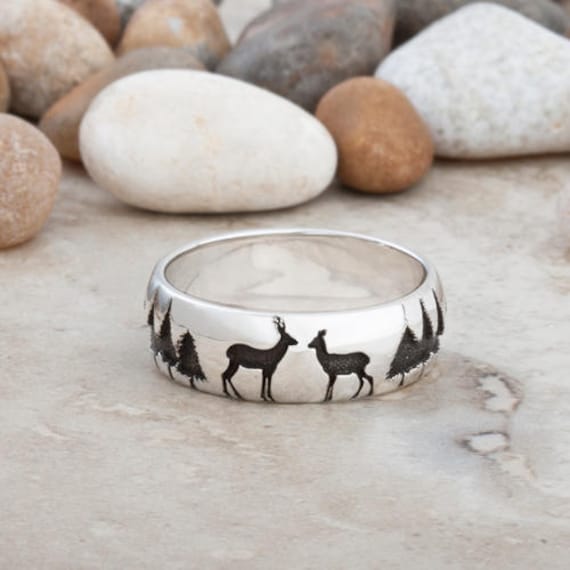 Hirsch Und Wald Silhouette Laser Gravierte Ring von OtterlyYoursDesigns