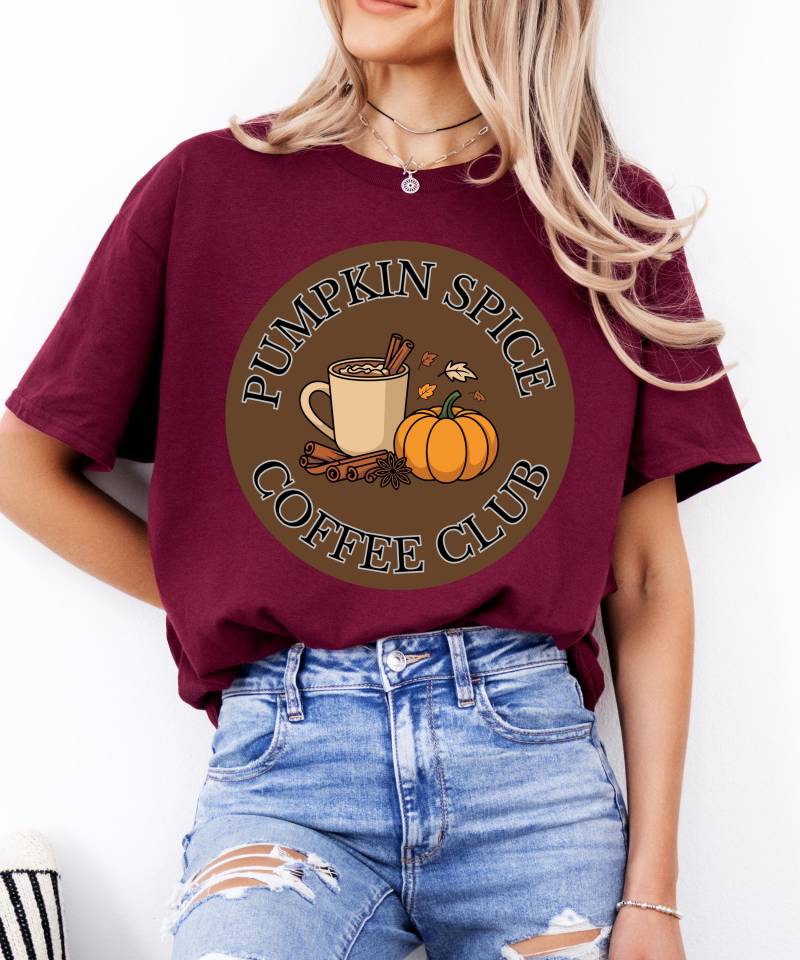 Pumpkin Spice Latte Shirt Gruseliges Kaffeeklub-Grafik-T-Shirt von Ottertree