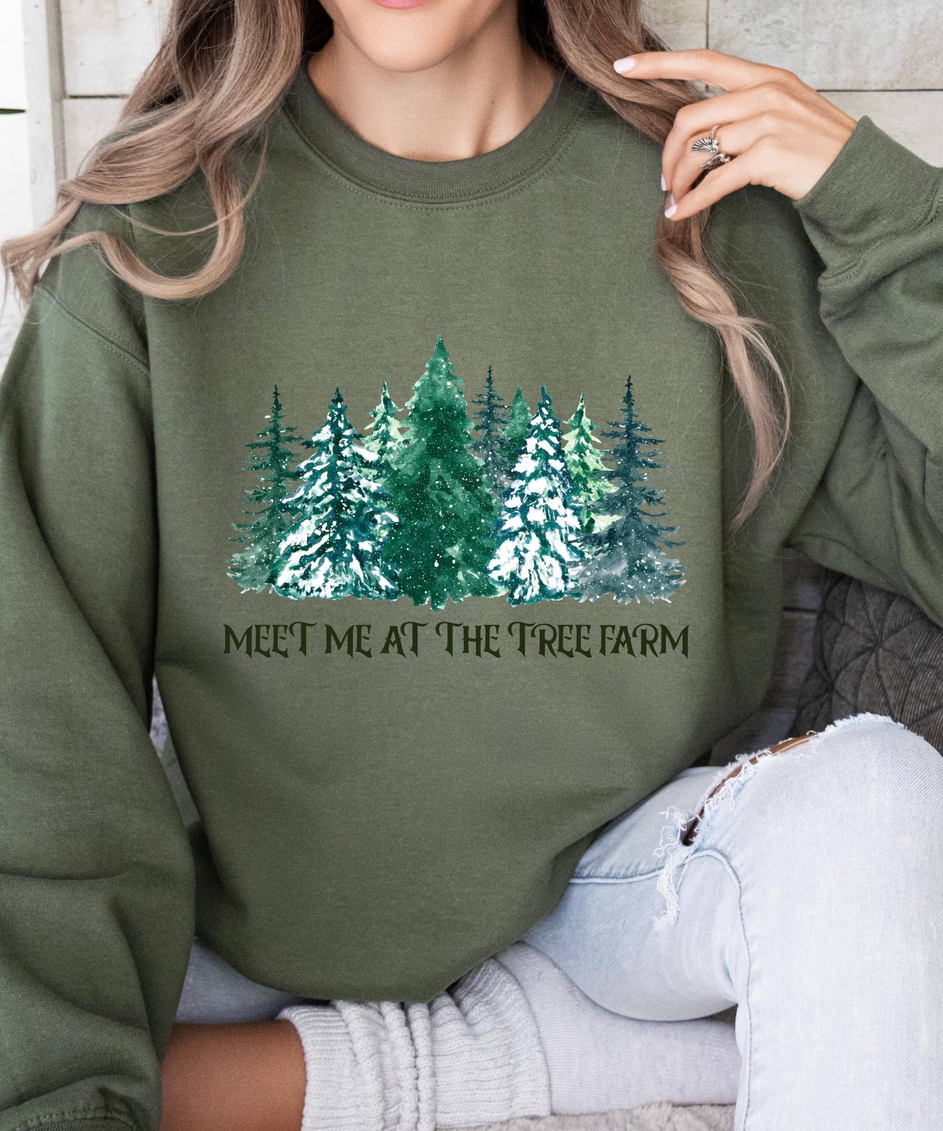 Triff Mich Auf Der Baum Farm Sweatshirt Kuscheliger Feiertags-Grüner Pullover von Ottertree