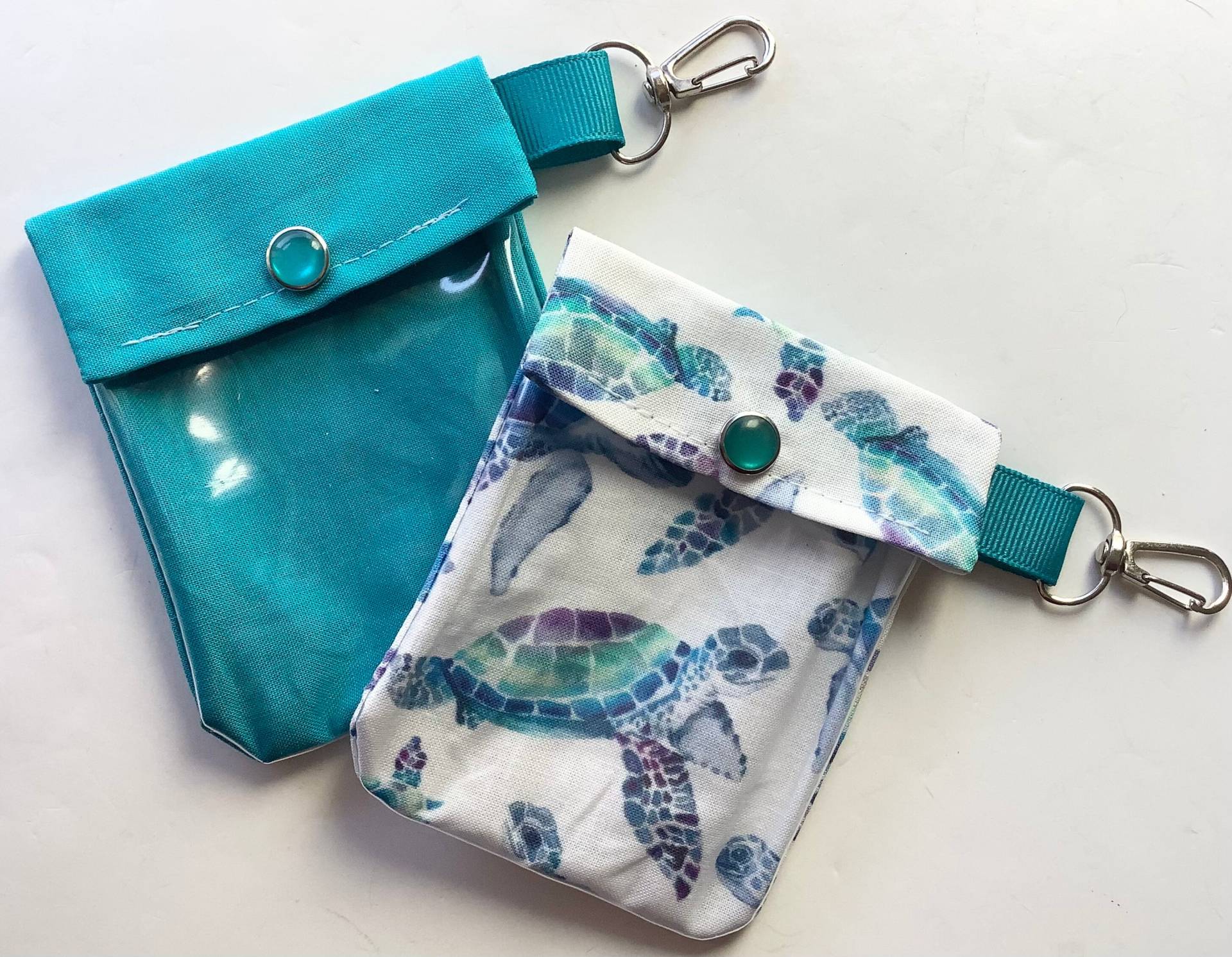 Meeresschildkröten/Blau 2Er-Pack Klare Fronttasche Schlüsselbund Clip 3x4 Kleiner Halter Handdesinfizierer Lippenbalsam Thumb Drive Case Rucksack Meeresschildkröten/Blau 2Er-Pack Klare Fronttasche Schlüsselbund Clip 3x4 Kleiner Halter Handdesinfizierer Lippenbalsam Thumb Drive Case Rucksack von OuchPouchShoppe
