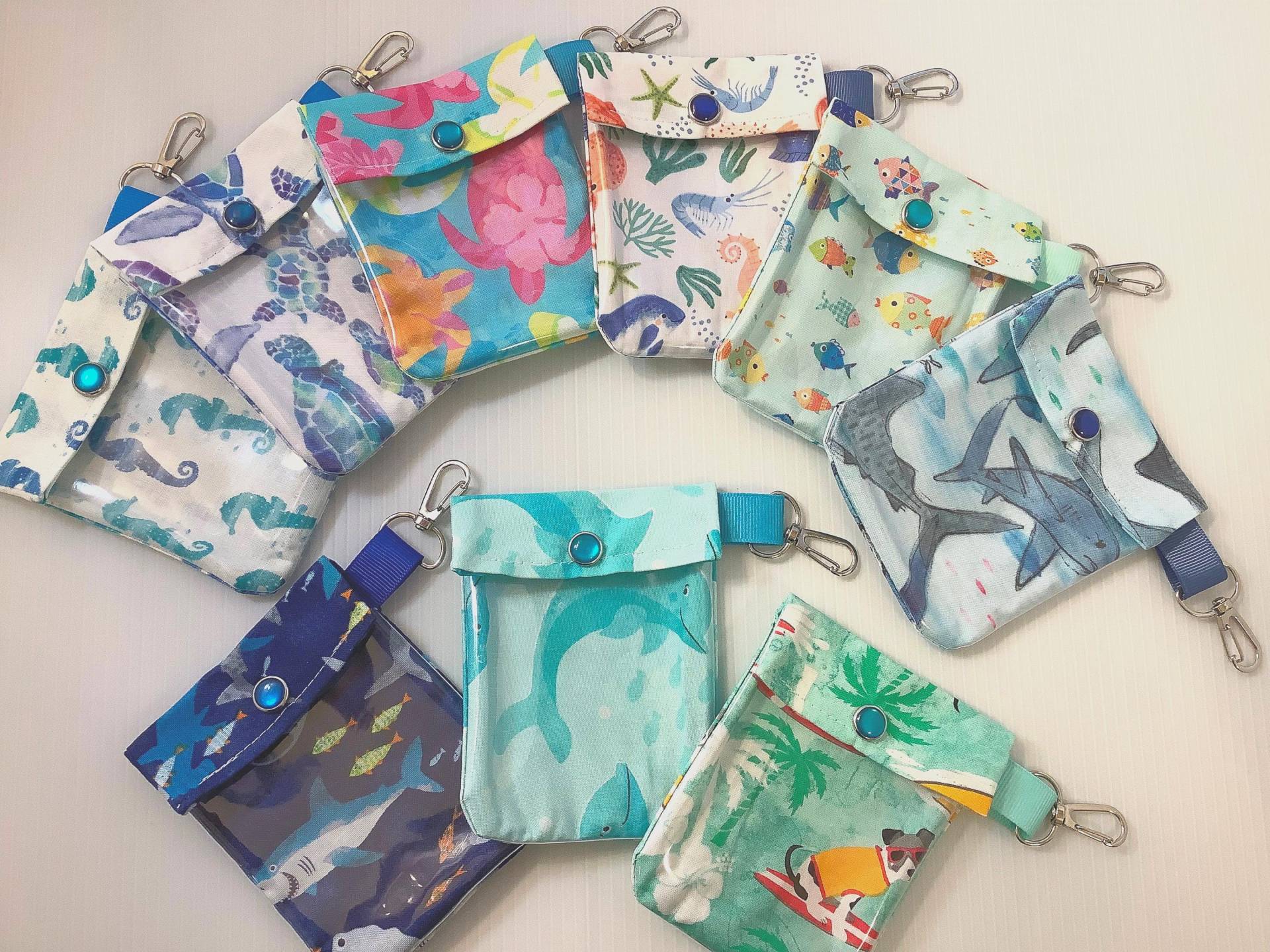 Sand Surf Sea & Ocean 3x4 Klare Vorderseite Mini Beutel Schlüsselbund Clip Kleine Geldbörse Halter Lippenbalsam Dexcom G7 Auviq Epipen Tiny Sand Surf Sea & Ocean 3x4 Klare Vorderseite Mini Beutel Schlüsselbund Clip Kleine Geldbörse Halter Lippenbalsam Dexcom G7 Auviq Epipen Tiny von OuchPouchShoppe
