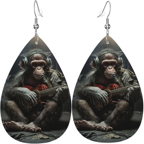 Leder-Ohrringe in Tropfenform, leichte baumelnde Tropfenohrringe für Frauen – Affe spielt Gitarrenmusik, weiß von Oudrspo