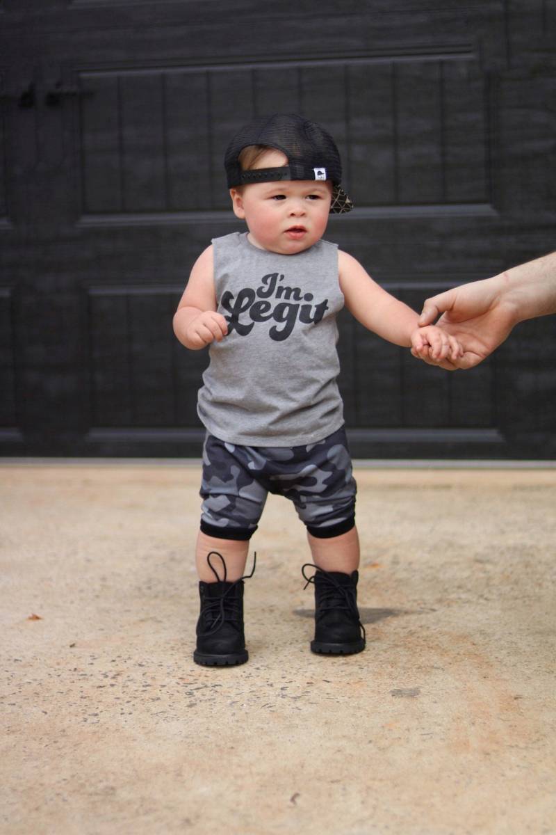 Legit Shirt - Trendy Boy Kleidung Hipster Baby Junge Kleinkind Mädchen Urban Style Sommer Tank Top Coole Jungen T-Shirt von Our5loves