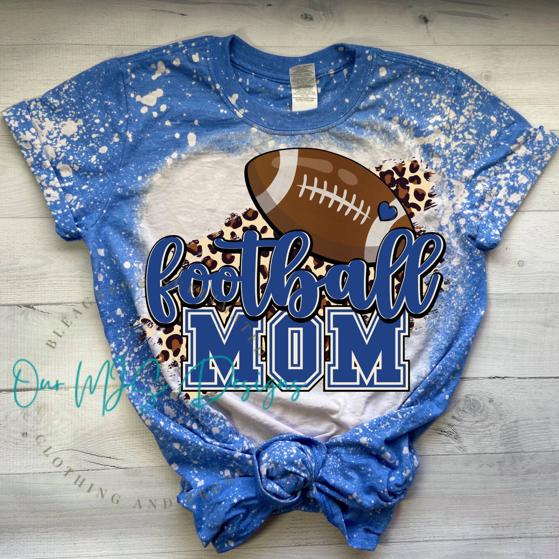 Fußball Mama Gebleichtes T-Shirt, Sweatshirt, Fußball-T-Shirt, Touch Down Saison Flagge Shirts von OurMJsDesigns