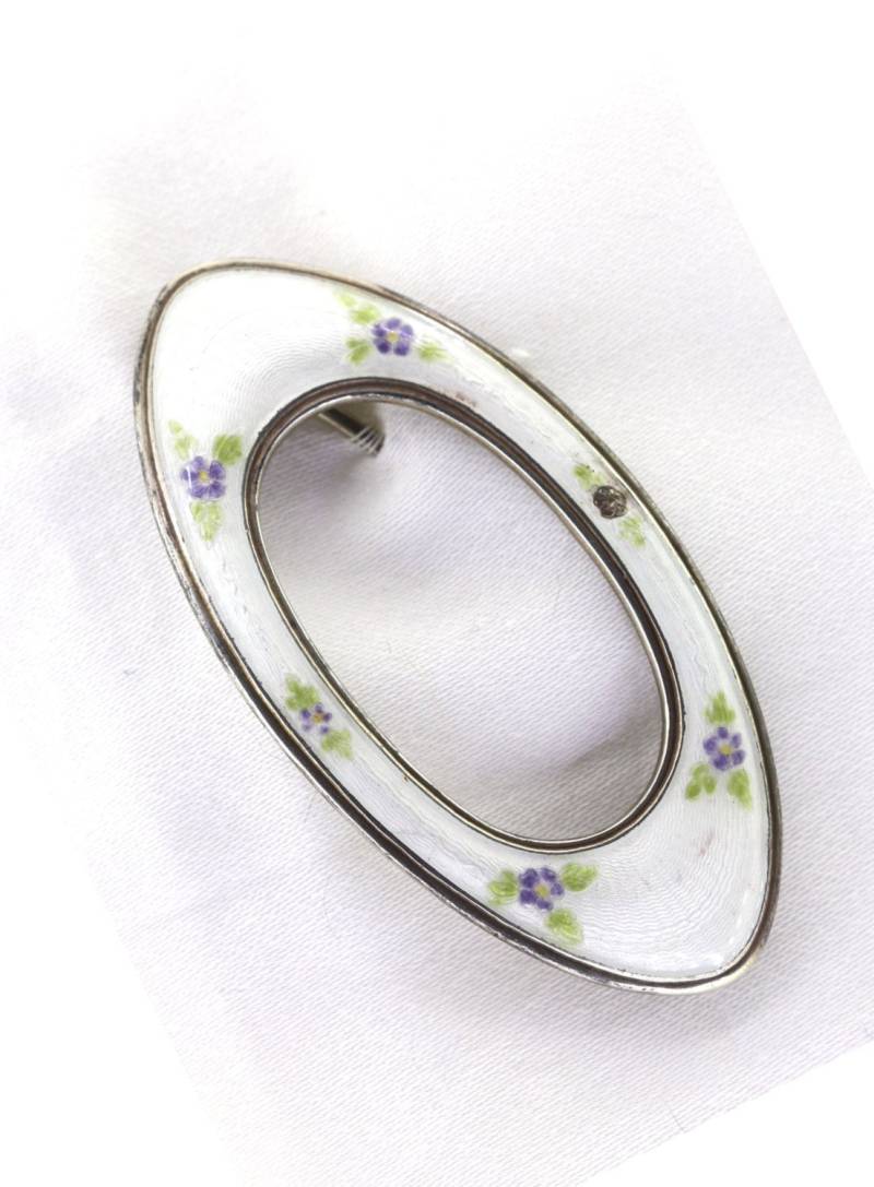 Antike Champleve Emaille Charles Robbins Sterling Silber Pin, Guilloche Schärpe Pin von OurPersonalGoldsmith