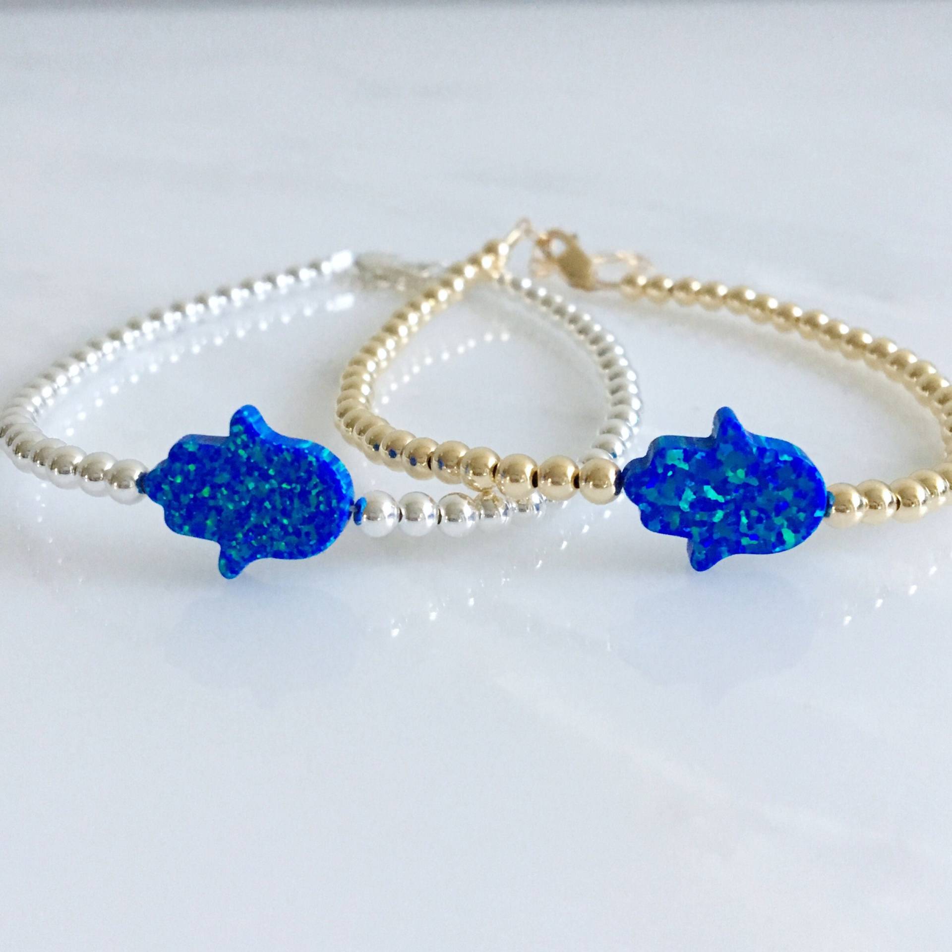 Marine Hamsa Opal Armband in Sterling Silber Gefüllt Oder Rose Gold Gefüllt, Perlenarmband Schmuck Auch in Hell Rosa Weiß-Orange Marine Hamsa Opal Armband in Sterling Silber Gefüllt Oder Rose Gold Gefüllt, Perlenarmband Schmuck Auch in Hell Rosa Weiß-Orange von OurWholeHeart