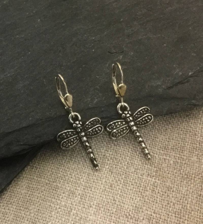 sterling Silber Ohrringe Mit Libelle Charm von OutOfMyBarn