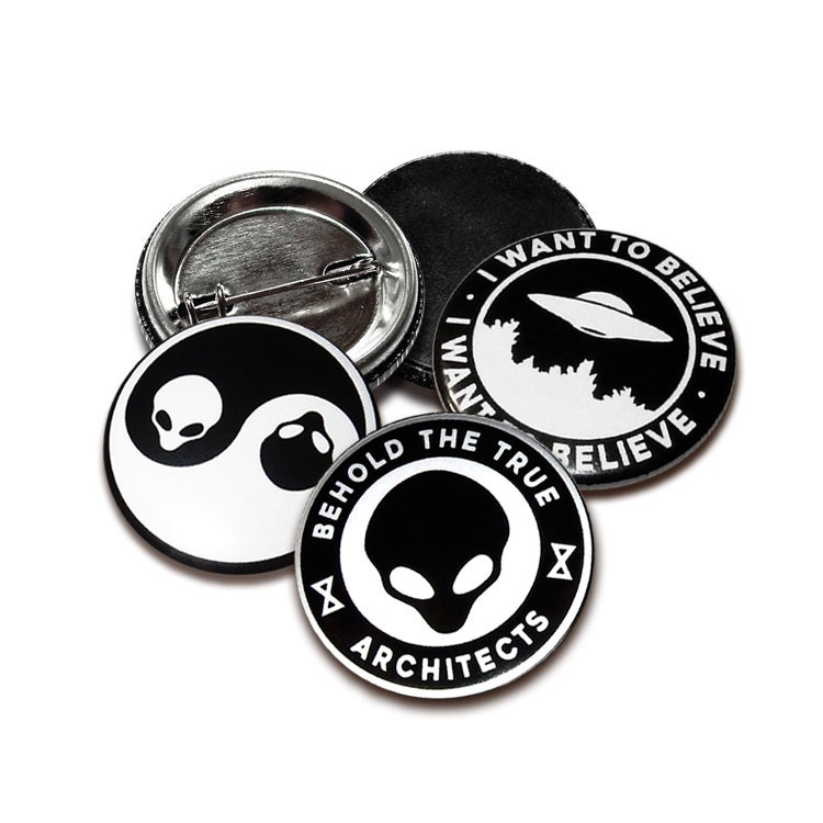Alien Button Set, 3 Buttons Mit Anstecknadel/Magnet Alien Button Set, 3 Buttons Mit Anstecknadel/Magnet von OutOfStepArtworks