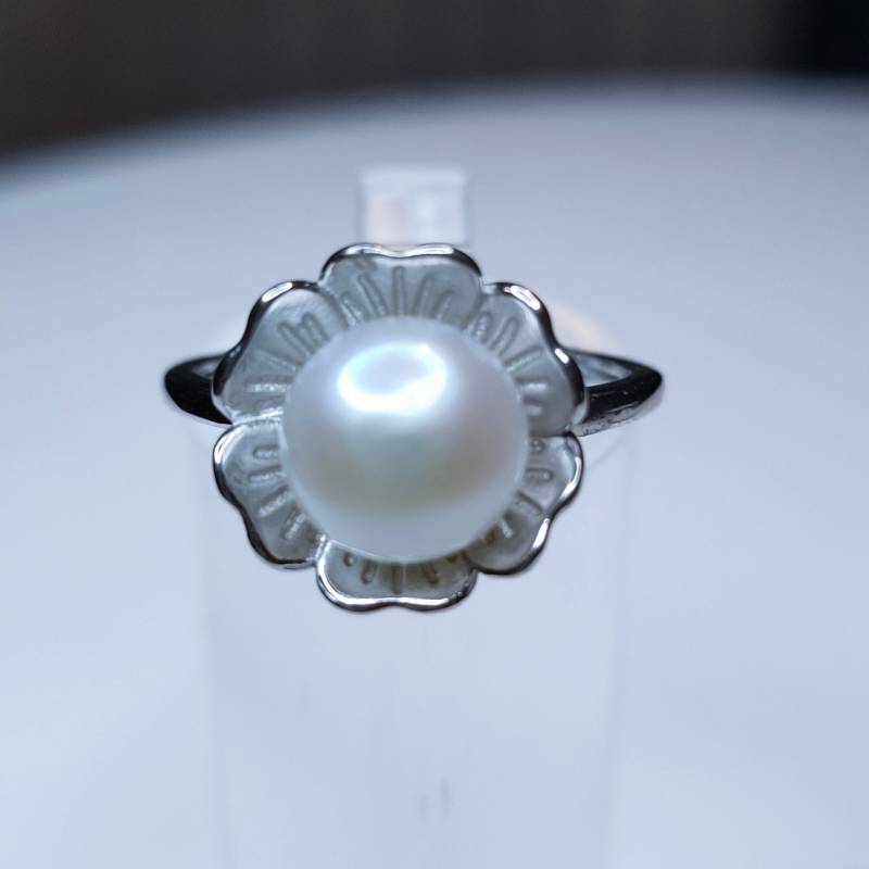 Ring - Perle | Süßwasser Blumenring | Größe K in Sterling Silber Mit Platin-Overlay. Kostenloses Porto von OutTheBoxStudio