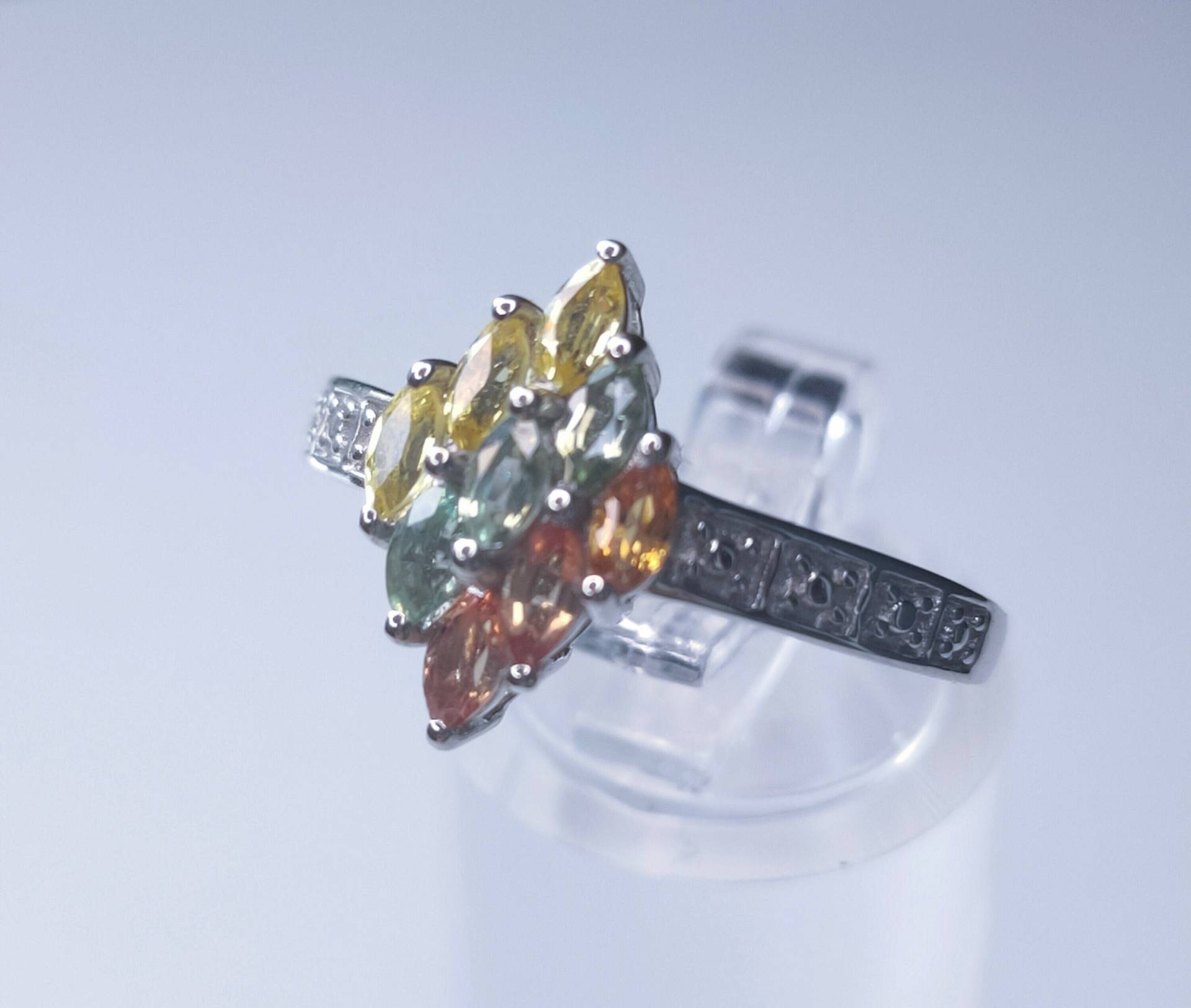 Ring - Saphir | Regenbogen Cluster-Ring | Größe O in Sterling Silber Mit Platinauflage. Kostenloses Porto Ring - Saphir | Regenbogen Cluster-Ring | Größe O in Sterling Silber Mit Platinauflage. Kostenloses Porto von OutTheBoxStudio