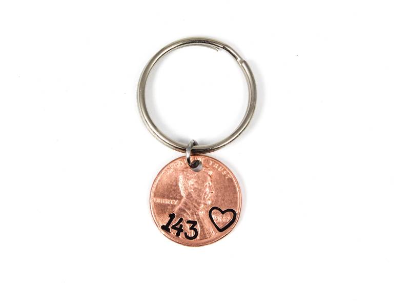 143 Ich Liebe Dich Text Code Schlüsselbund, Geheime Nachricht, Schlüsselring, Freund Geschenk, Geschenk Für Mann, Tochter von OuterWonders