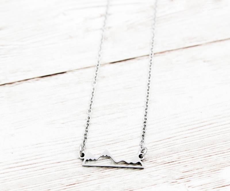 Berg Charme Halskette, Edelstahl Berge Schmuck, Berglandschaft Geschenke, Natur Wanderer Geschenk Berg Charme Halskette, Edelstahl Berge Schmuck, Berglandschaft Geschenke, Natur Wanderer Geschenk von OuterWonders