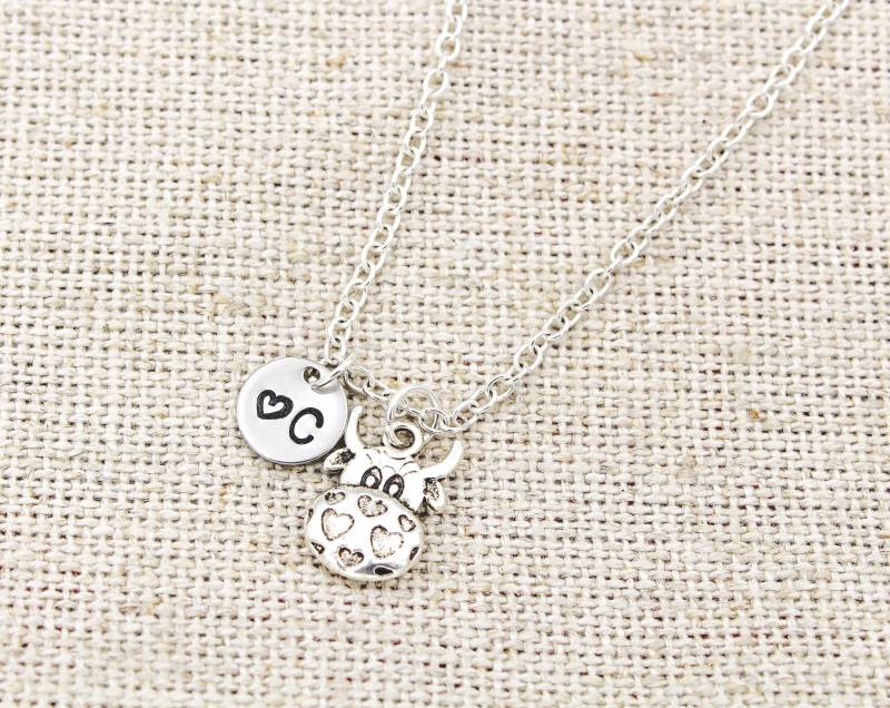 Kuh Initial Halskette, Charm Schmuck, Farmer Bauern Geschenk, Stier Mama, Liebhaber Geschenke, Bauernhof Geschenke von OuterWonders