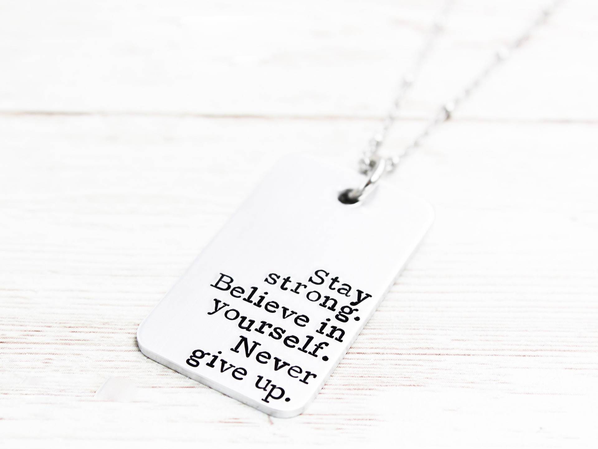 Motivationszitat Halskette, Bleib Stark, Glaube An Dich, Gib Niemals Auf, Abschlussgeschenk, Inspirierende Geschenke, Selbstliebe Schlüsselbund Motivationszitat Halskette, Bleib Stark, Glaube An Dich, Gib Niemals Auf, Abschlussgeschenk, Inspirierende Geschenke, Selbstliebe Schlüsselbund von OuterWonders
