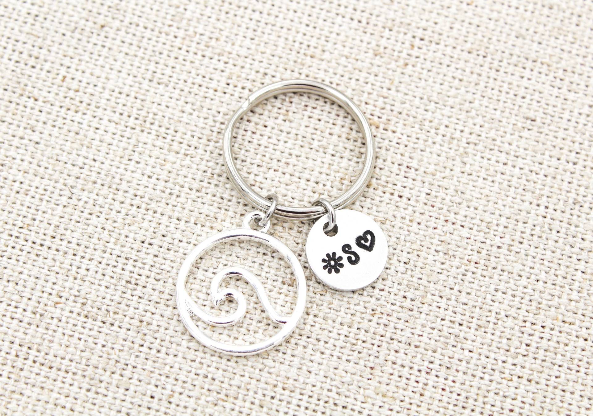 Ocean Wave Schlüsselanhänger, Strand-Liebhaber-Schlüsselanhänger, Personalisierter Sonnenschein-Schlüsselanhänger, Strand-Geschenke von OuterWonders