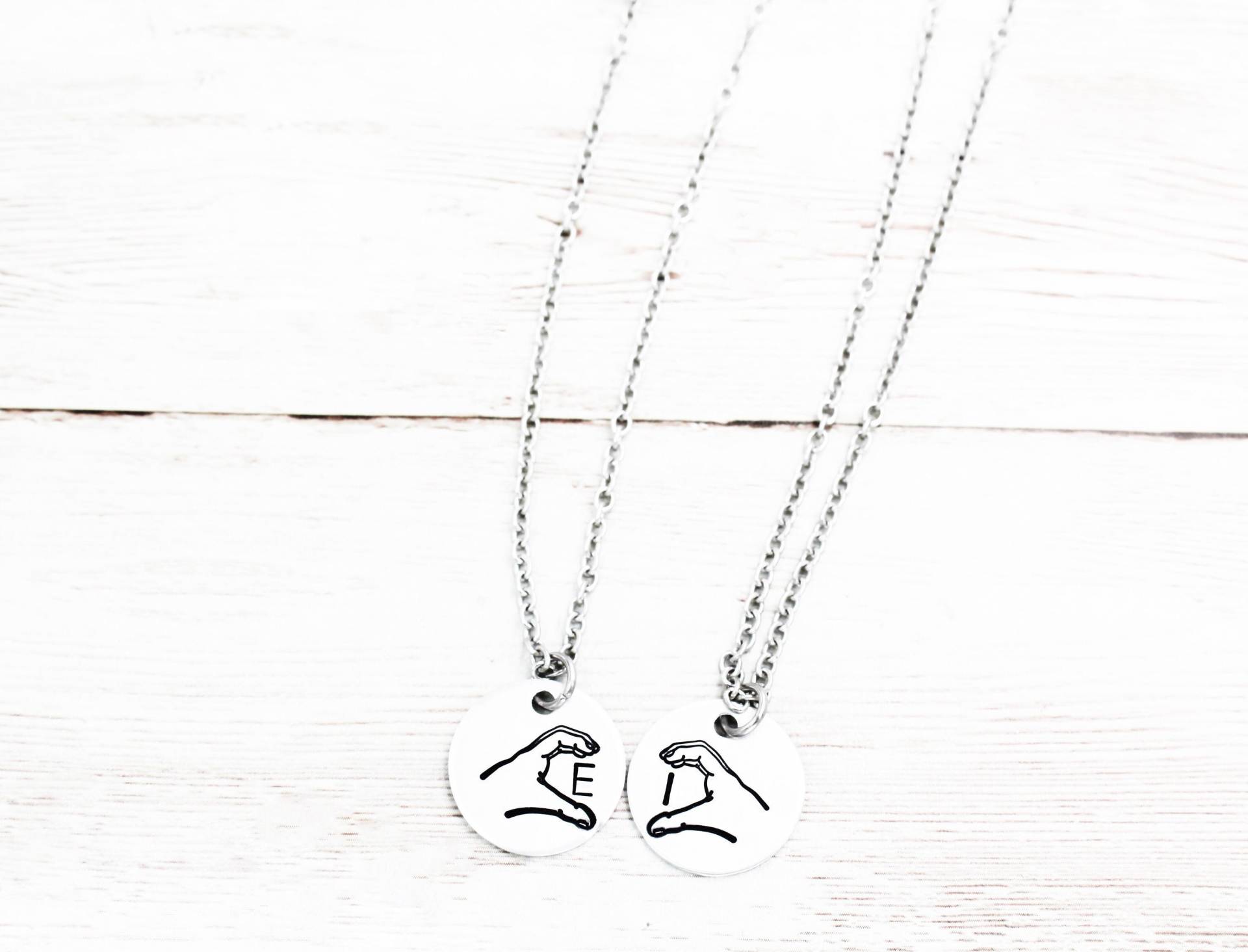 Passende Paar-Halskette, Freundschafts-Halsketten-Set, Herz-Hände-Halsketten, Fernschmuck, Umzugsgeschenk, Egal Wo, Bff von OuterWonders