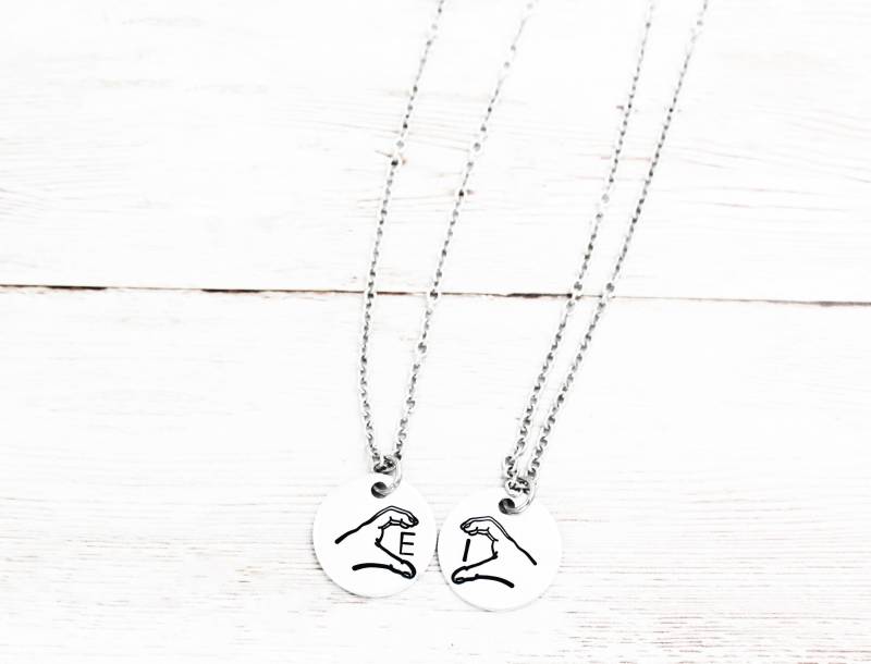 Passende Paar-Halskette, Freundschafts-Halsketten-Set, Herz-Hände-Halsketten, Fernschmuck, Umzugsgeschenk, Egal Wo, Bff von OuterWonders