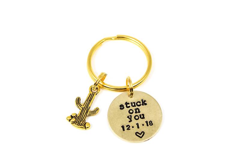 stuck On You Schlüsselanhänger, Freundin Geschenk, Jubiläum Für Sie, Datum Kaktus Kakteen Geschenke, Geschenk Frau Paare, Abstand stuck On You Schlüsselanhänger, Freundin Geschenk, Jubiläum Für Sie, Datum Kaktus Kakteen Geschenke, Geschenk Frau Paare, Abstand von OuterWonders