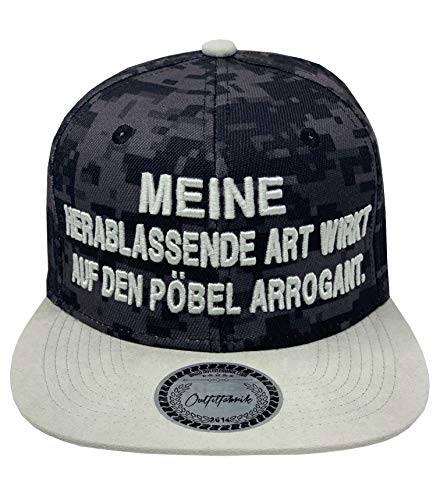 Outfitfabrik ♥ Snapback Cap Meine herablassende Art wirkt auf den Pöbel arrogant in Pixel-Tarn, Schirm in Alcantara-Optik, mit 3D-Stick (Provokation, Beleidigung, Statement), verstellbar von Outfitfabrik