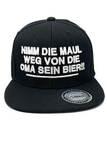 Outfitfabrik Snapback Cap NIMM DIE Maul Weg VON DIE OMA Sein Bier in schwarz mit 3D-Stick in weiß (Lifestyle, Provokation, Statement, lustige Sprüche) für Männer und Frauen, One Size von Outfitfabrik