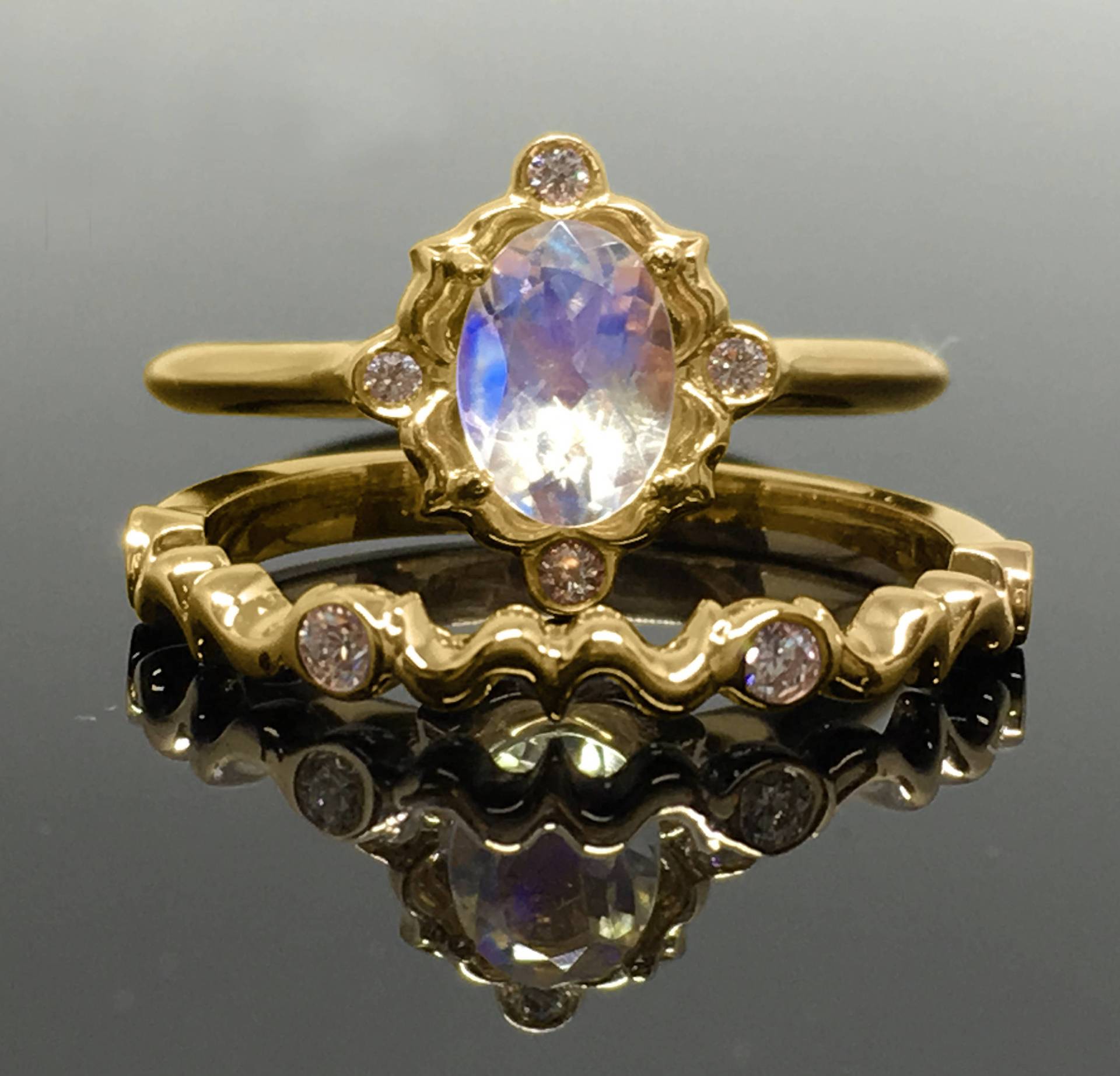 14K Gelbgold Mondstein Verlobungsring Set - Brautring Victorian Regenbogen Ehering 14K Gelbgold Mondstein Verlobungsring Set - Brautring Victorian Regenbogen Ehering von OutshineDesigns