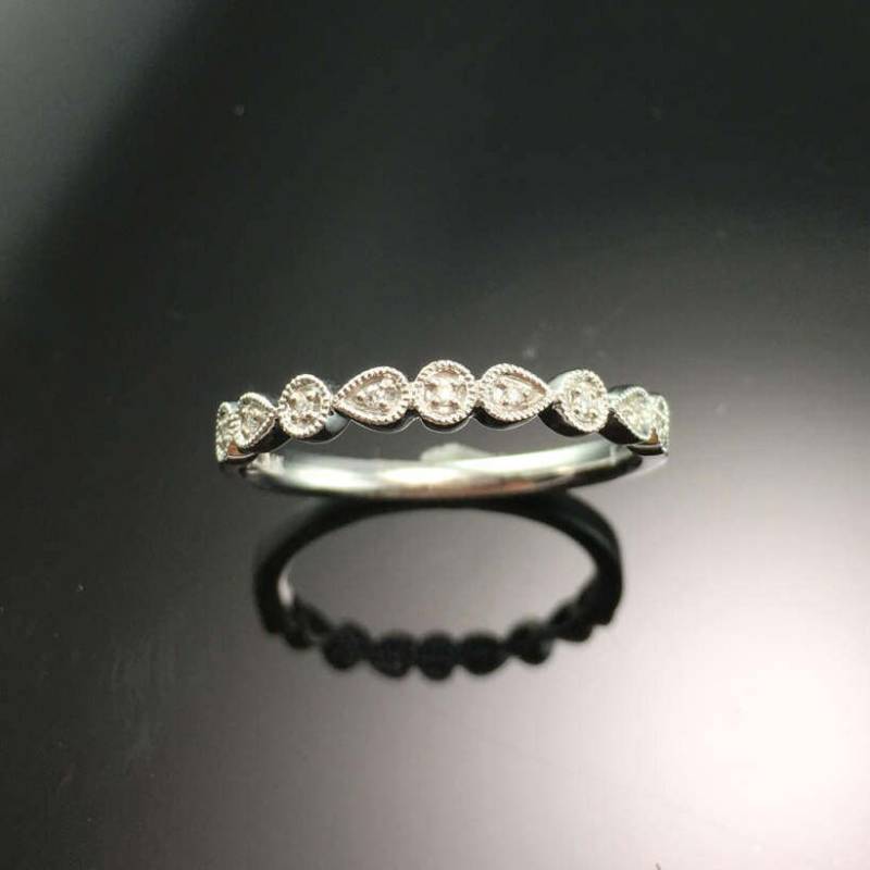 14K Weißgold Milgrain Diamant Ehering - Stapelbarer Diamantring Art Deco Band Boho Ring von OutshineDesigns