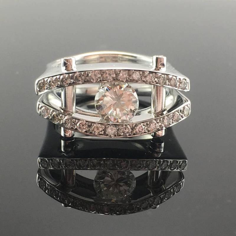 Moderner Abstrakter Diamant Verlobungsring - 14K Weißgold Handarbeit Unikat Runder Statement Jahrestag Ring von OutshineDesigns