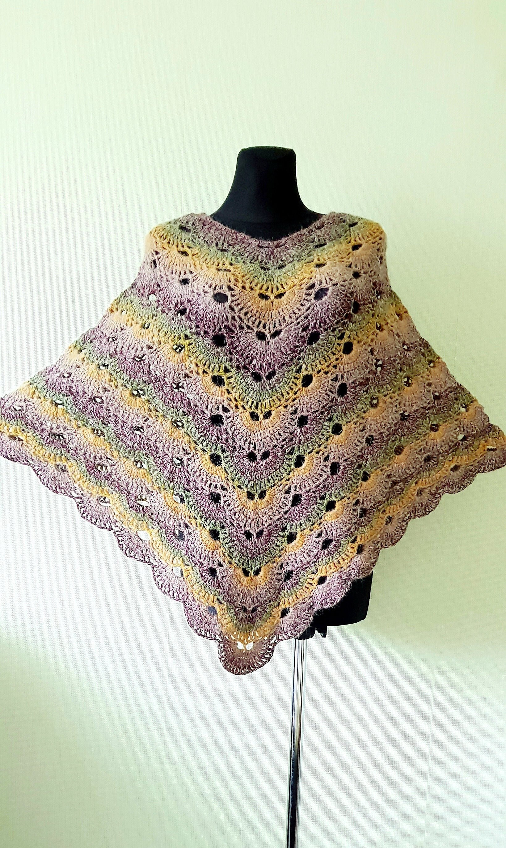 Poncho Bunt Gehäkelt Boho Wolle Virus Umweltfreundlich Outfit Stil von OutsiderDesign