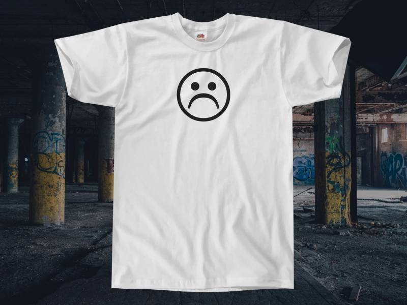 Trauriges Gesicht T-Shirt || Unisex Erwachsene/Herren S M L Xl von Outsidertees