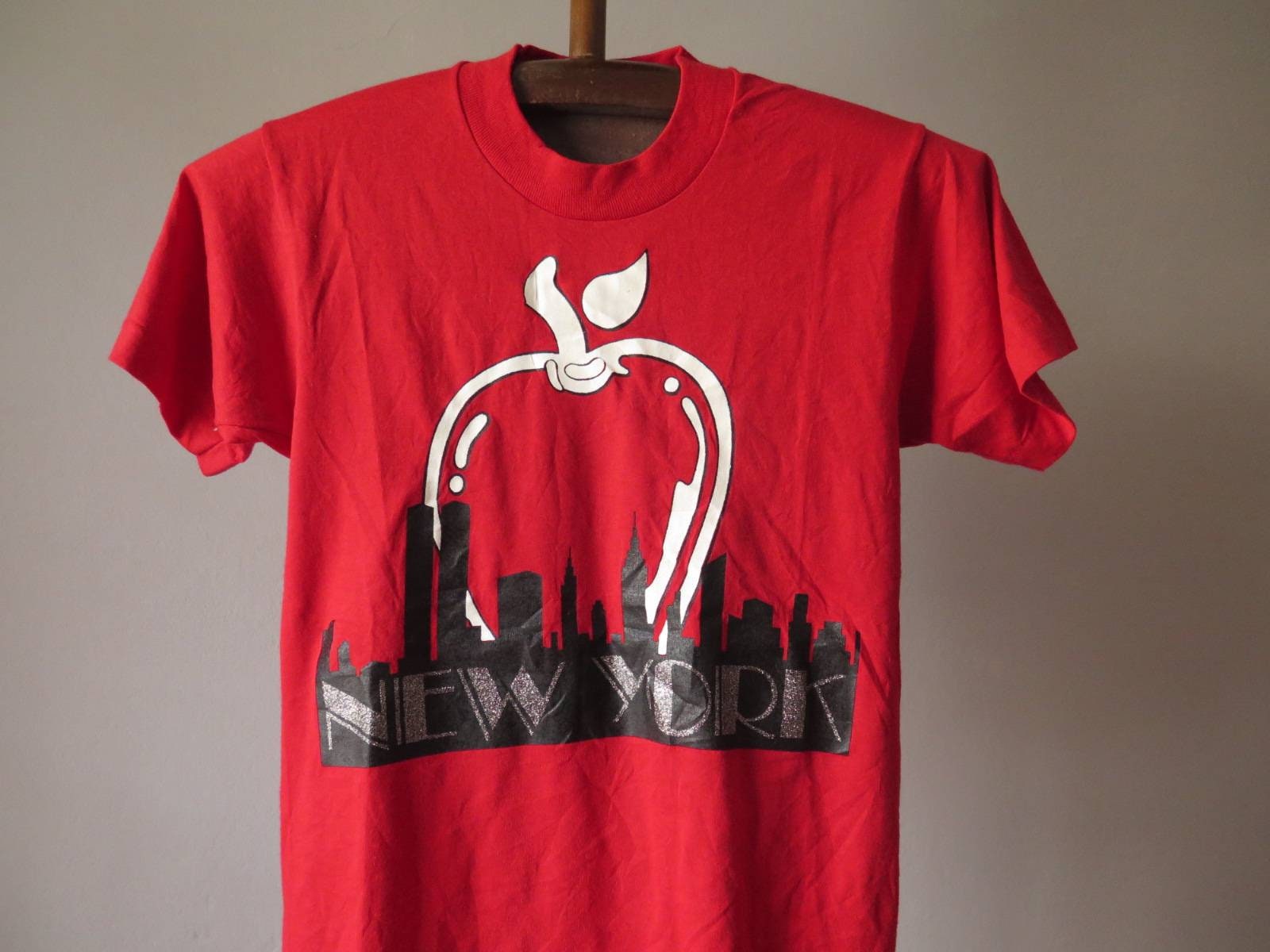 Vintage Big Apple New York City T Shirt 80Er -90Er Nyc Survival Broadway Rot S Size Single Stitch Vintage Big Apple New York City T Shirt 80Er -90Er Nyc Survival Broadway Rot S Size Single Stitch von OutwardToys