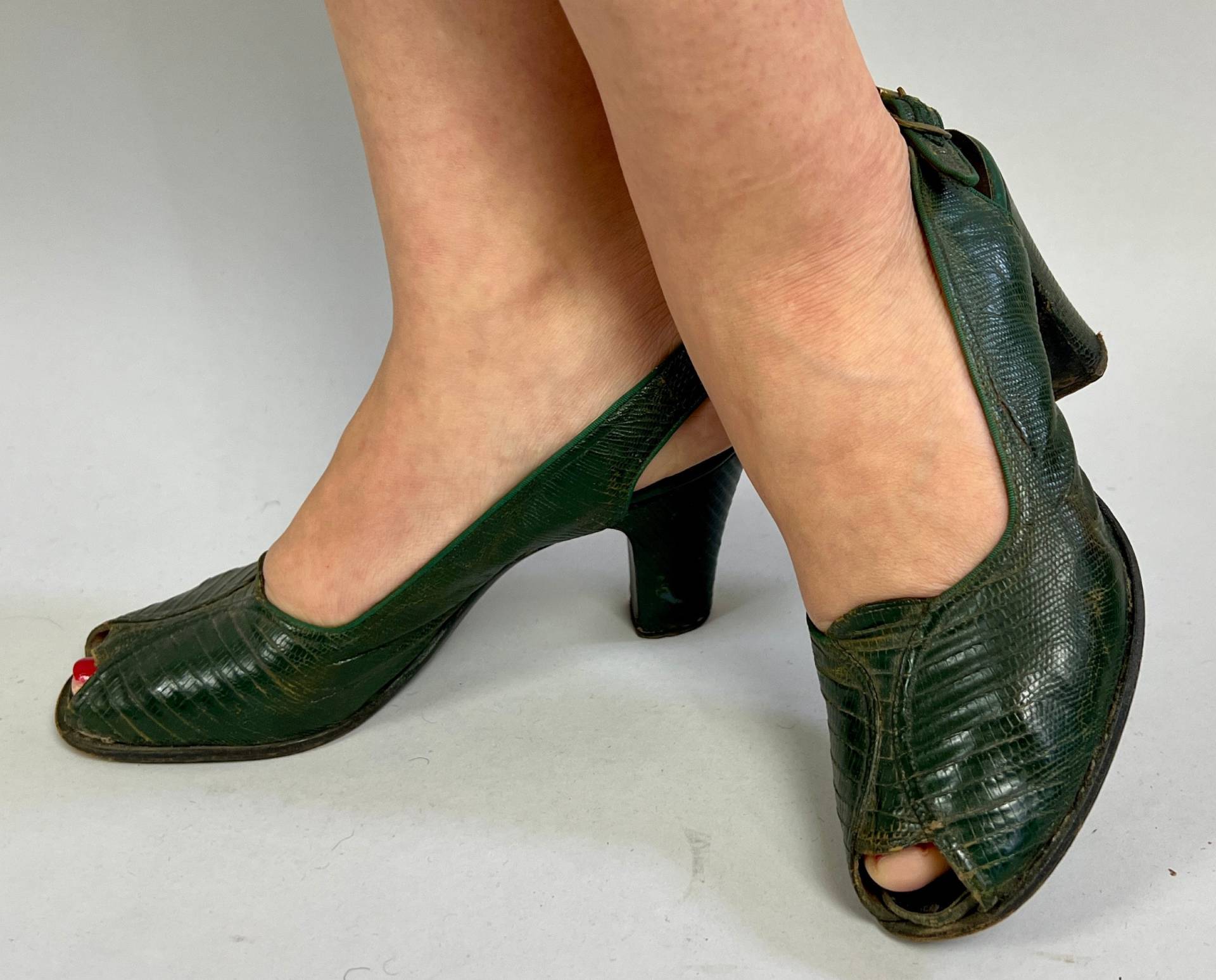 1940Er Jahre Grün Vor Neid Schuhe | Vintage 40Er Reptil Eidechsenleder Schnalle Slingback Peeptoe High Heels Pumps Größe Us 7 1940Er Jahre Grün Vor Neid Schuhe | Vintage 40Er Reptil Eidechsenleder Schnalle Slingback Peeptoe High Heels Pumps Größe Us 7 von OverAttiredVintage