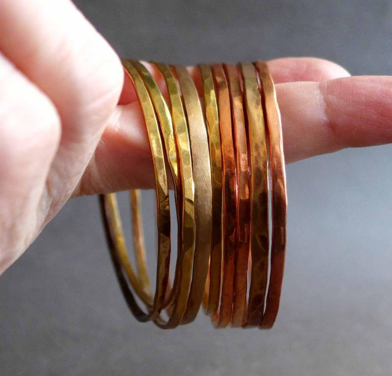 Bronze, Messing Und Kupfer Gehämmert Slim Cuff Armreifen Armbänder Set Von 9, Boho Chic Schlanke Armreif Gemischte Metalle Bronze, Messing Und Kupfer Gehämmert Slim Cuff Armreifen Armbänder Set Von 9, Boho Chic Schlanke Armreif Gemischte Metalle von OverTheTop