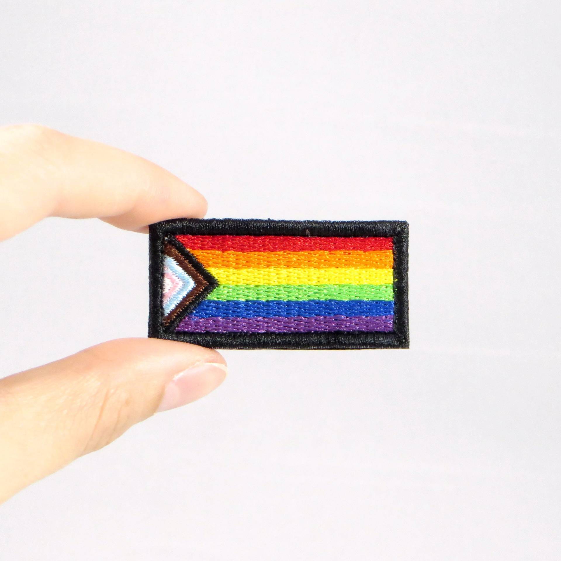 Moderner Lgbtq+ Pride Kleiner Aufnäher von OverlockDesign
